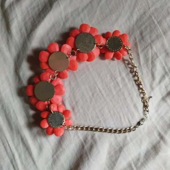 Floral statement Necklace ** FREE with purchase of another item** - Picture 2 of 2